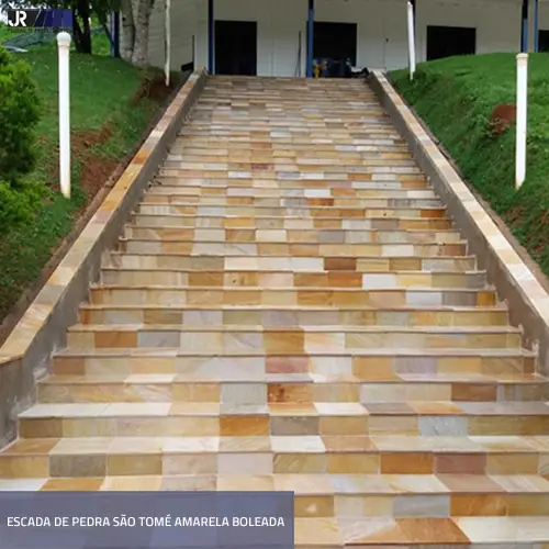 escada-pedra-sao-tome-amarela-frente