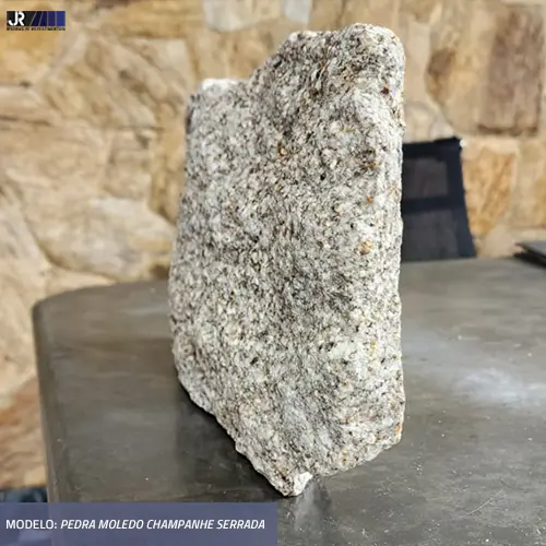 pedra-moledo-fachada-champanhe-de-lado