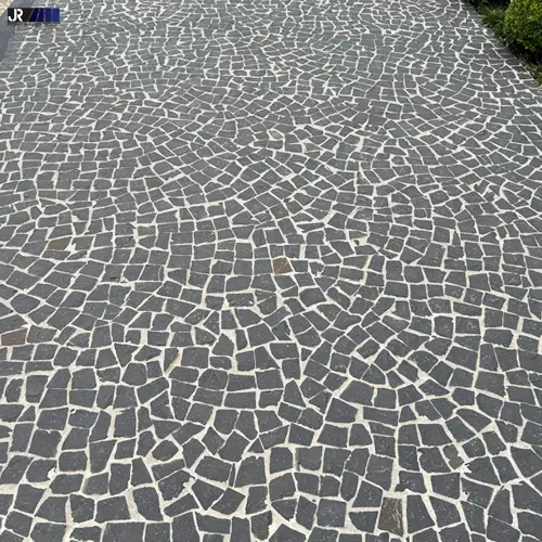 pedra-portuguesa-preta-calçada